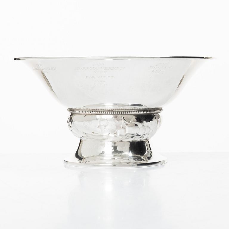 A Swedish silver bowl, mark of Edlunds Silverfabrik, Stockholm 1924.