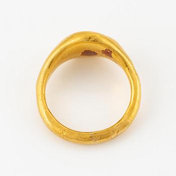 A possibly Egyptian gold signet ring from the Greco-Roman era.