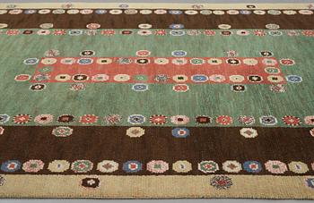 Märta Måås-Fjetterström, A carpet, "Tusenskönan" ("Bellis"), knotted pile, ca 247 x 173,5-176 cm, signed AB MMF.