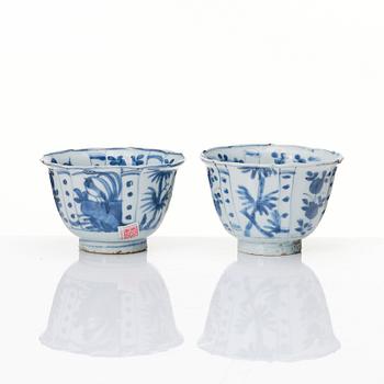 Two blue and white bowls, Ming dynasty, Wanli (1572-1620).