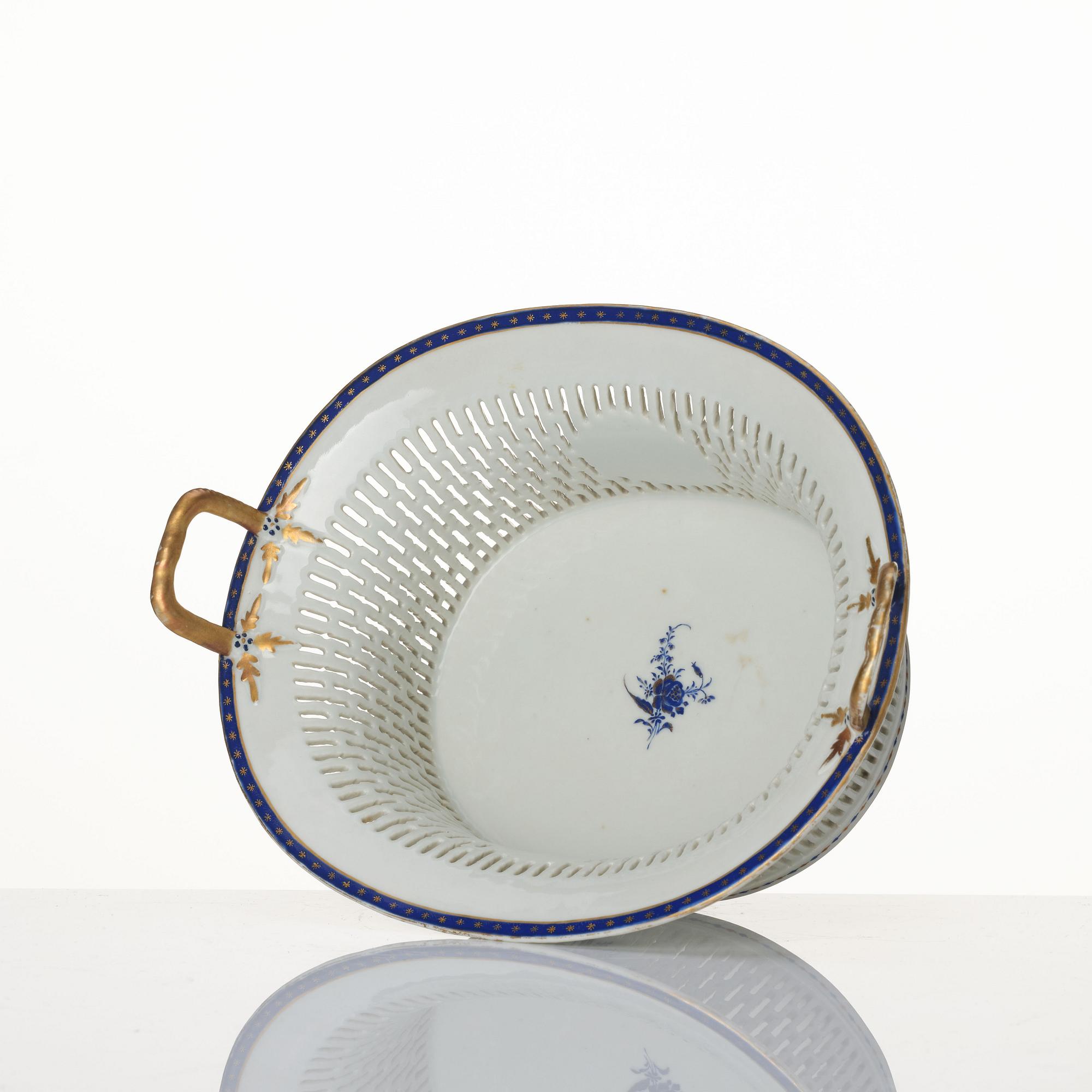A 'Chinese Export' service, Qing dynasty, Jiaqing (1796-1820). (10 pieces).
