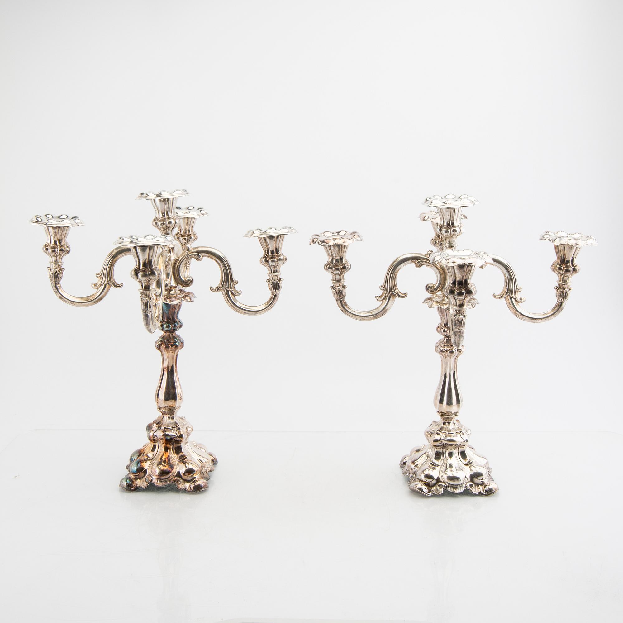 Kandelabrar, ett par, silver CG Hallberg Stockholm 1937 rokokostil.