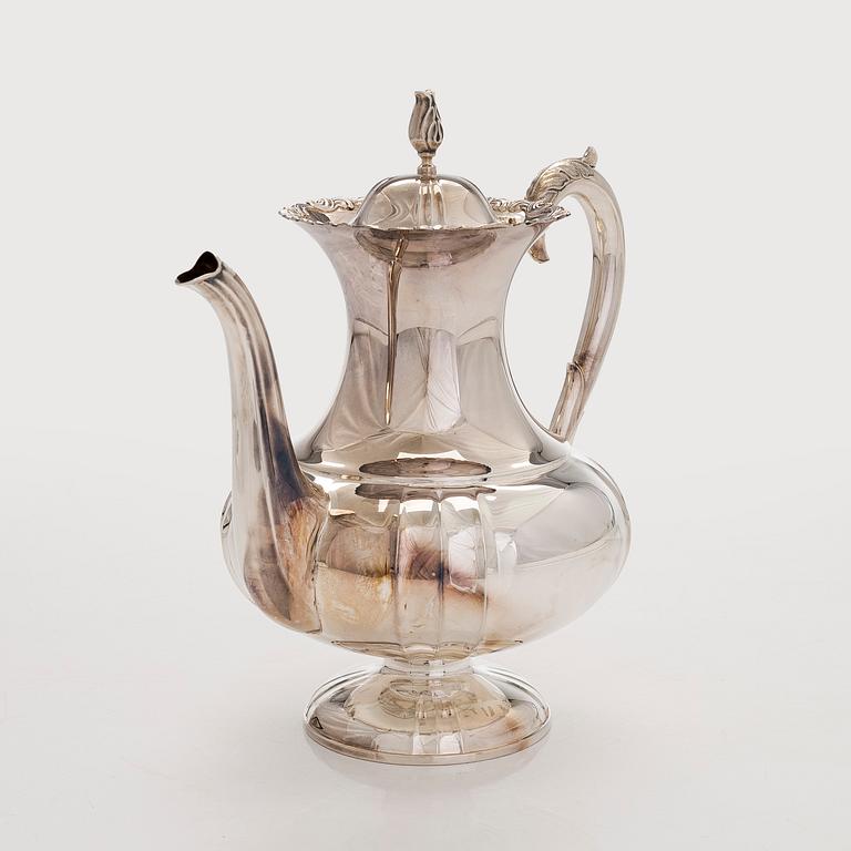 Kahvikannu, hopeaa, Kultakeskus Hämeenlinna 1979.