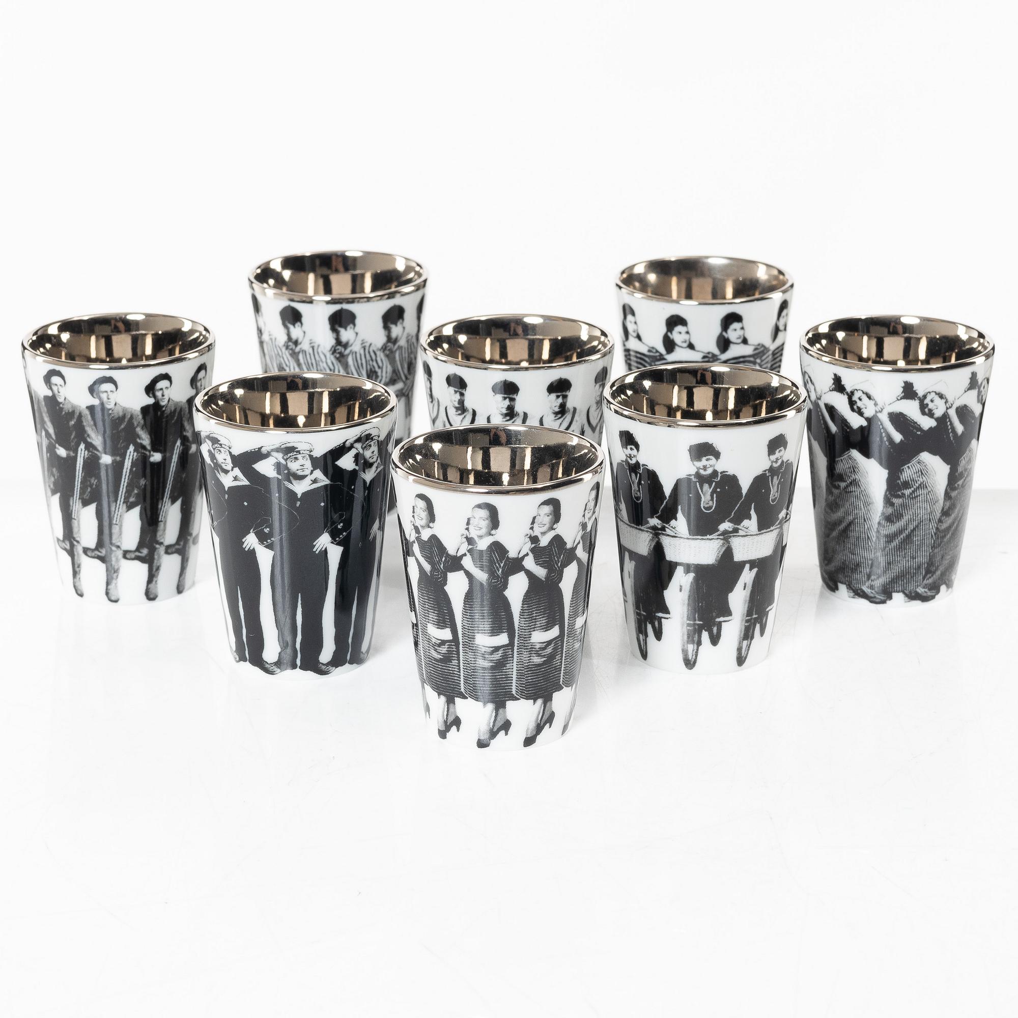 Åsa Lindström, snapsglas 8 st, porslin, Rörstrand, 2000-tal.