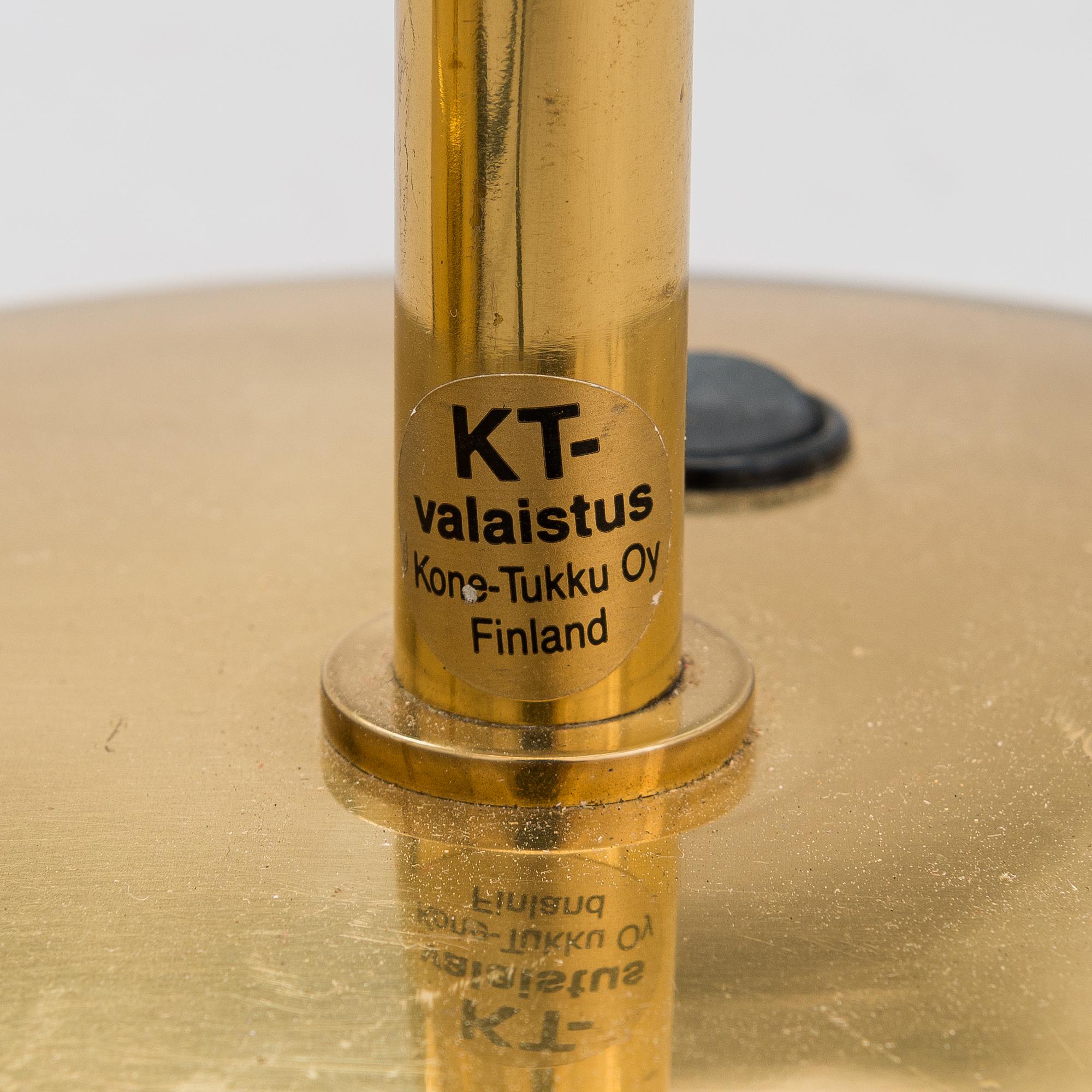 Pöytävalaisinpari, KT-Valaistus, Turku 1900-luvun viimeinen neljännes.