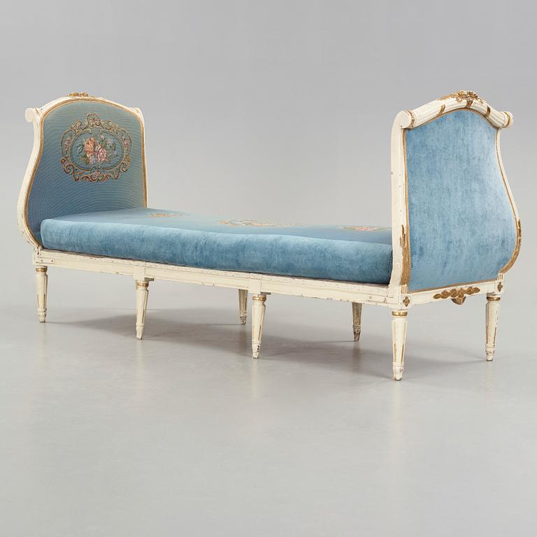 A Gustavian sofa by Carl Fredrik Flodin, master in Stockholm 1776-95.