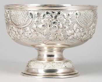 SKÅL, silver, London, England 1903. Vikt ca 360 gram.