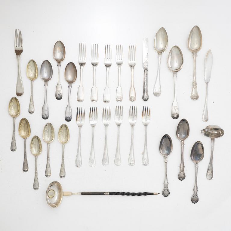 Cutlery, 30 pieces, silver, England and Sweden, including John Walton, Newcastle 1836.