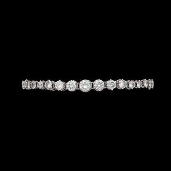 945. ARMBAND, briljantslipade diamanter, tot. ca 4.20 ct.