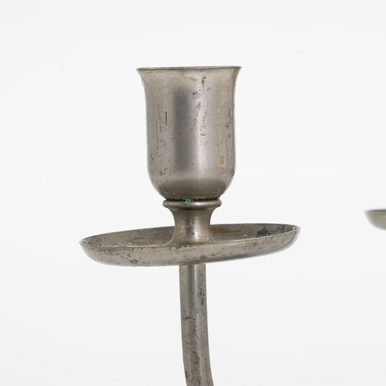 Paavo Tynell, kynttelikköjä, 4 kpl, kynttilänjalkoja, 3 paria, mm. malli 8018 Taito 1920/1930-luku.