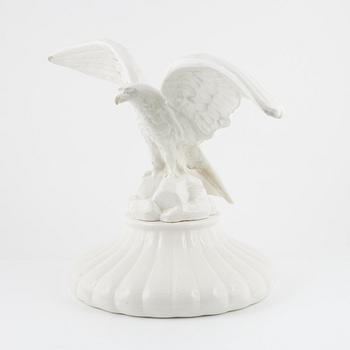 Dekorelement till kakelugn, flintgods, 1900-talets första hälft.