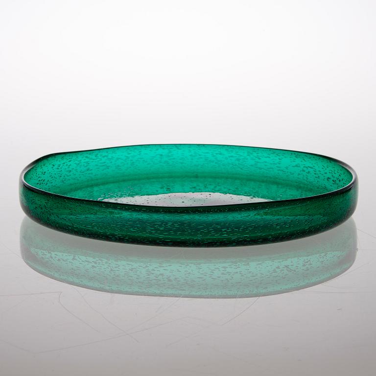 ARNE JON JUTREM, A 1960s Grønland Glass Dish, signed Hadeland 4021. Norway.
