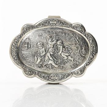 A silver box, Baroque style, 20th Century.