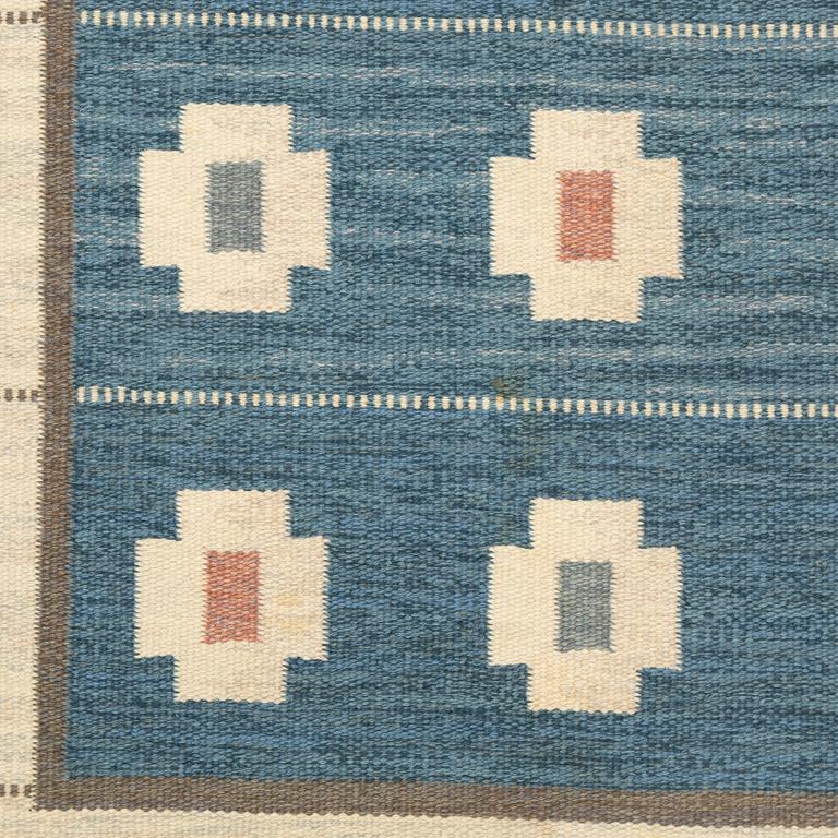 Anna-Greta Sjöqvist, a flat weave rug, signed AGS, c. 244 x 164 cm.