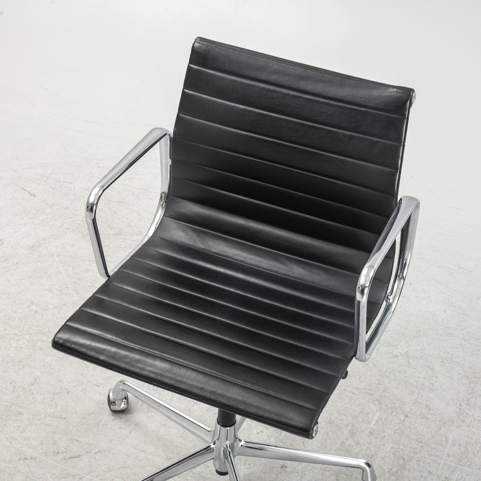 Charles & Ray Eames, an 'EA 117' desk chair, Vitra.