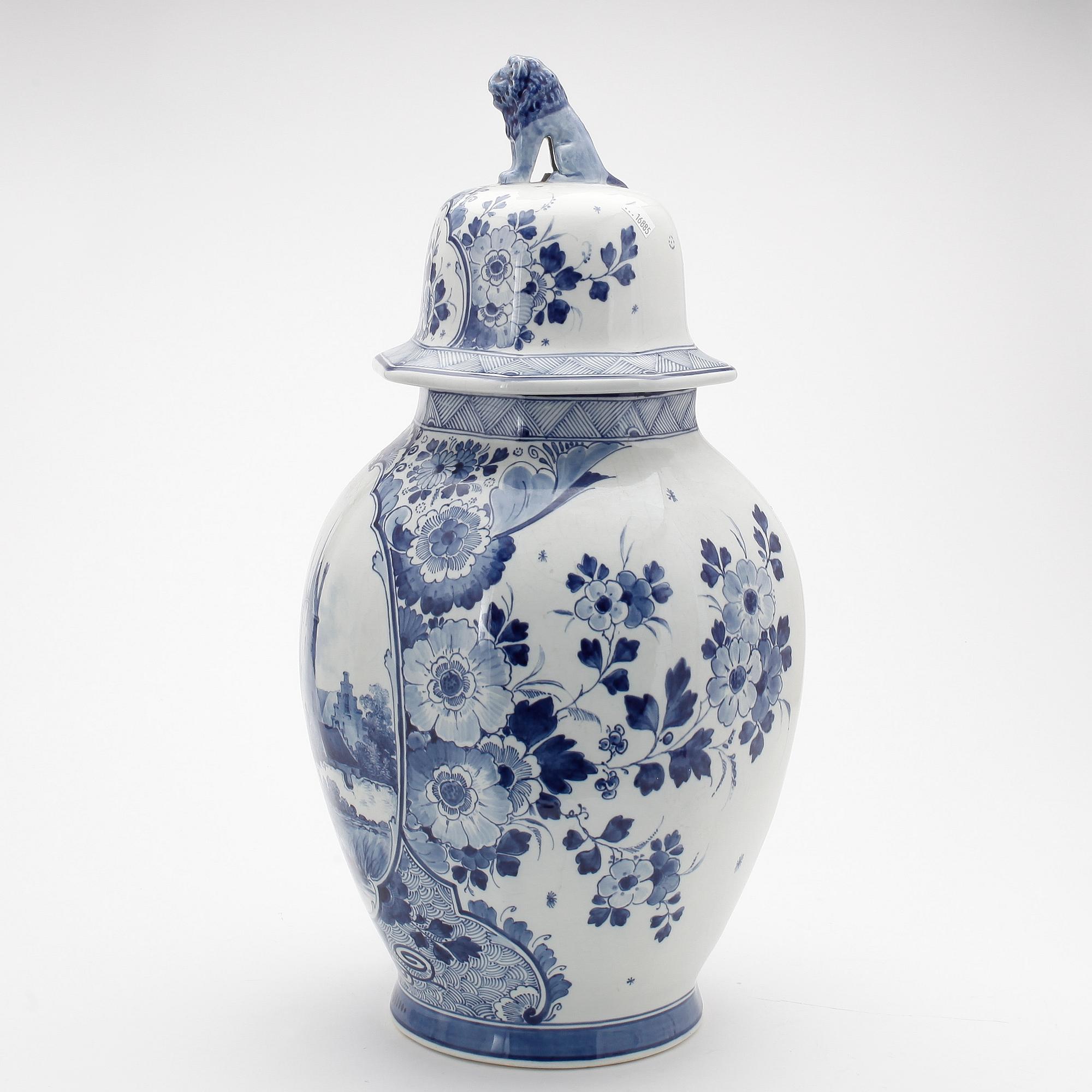 URNA, porslin, Delft, 1900-tal.