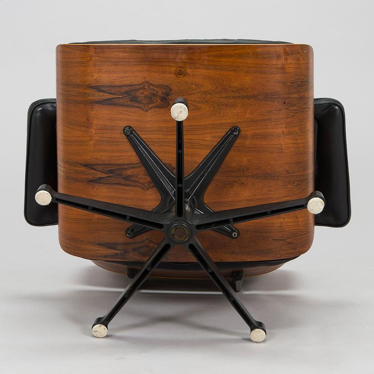 Charles & Ray Eames, 'Lounge chair' and ottoman, licensed by Mobilier International France, 1977.