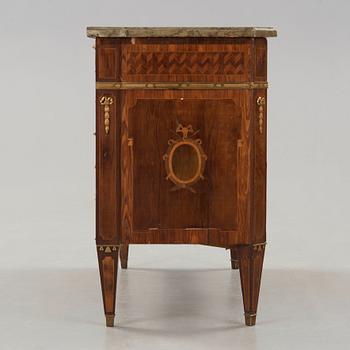 A Gustavian late 18th century commode by Anders Lundelius, master 1778.