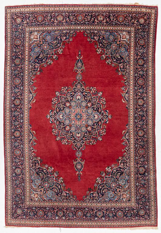 Semi-antique Keshan carpet, approx. 319 x 216 cm.