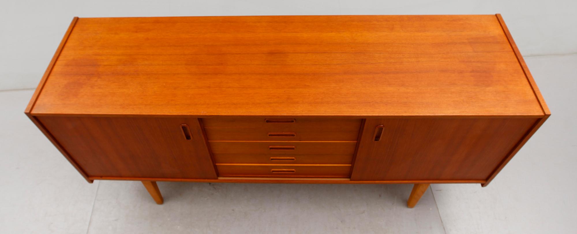 SIDEBOARD, 1900-talets andra hälft.