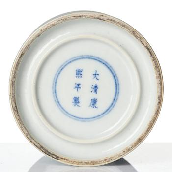A blue and white brush-pot, bitong, Qing dynasty, 19th century with an apochrypal Kangxi mark.