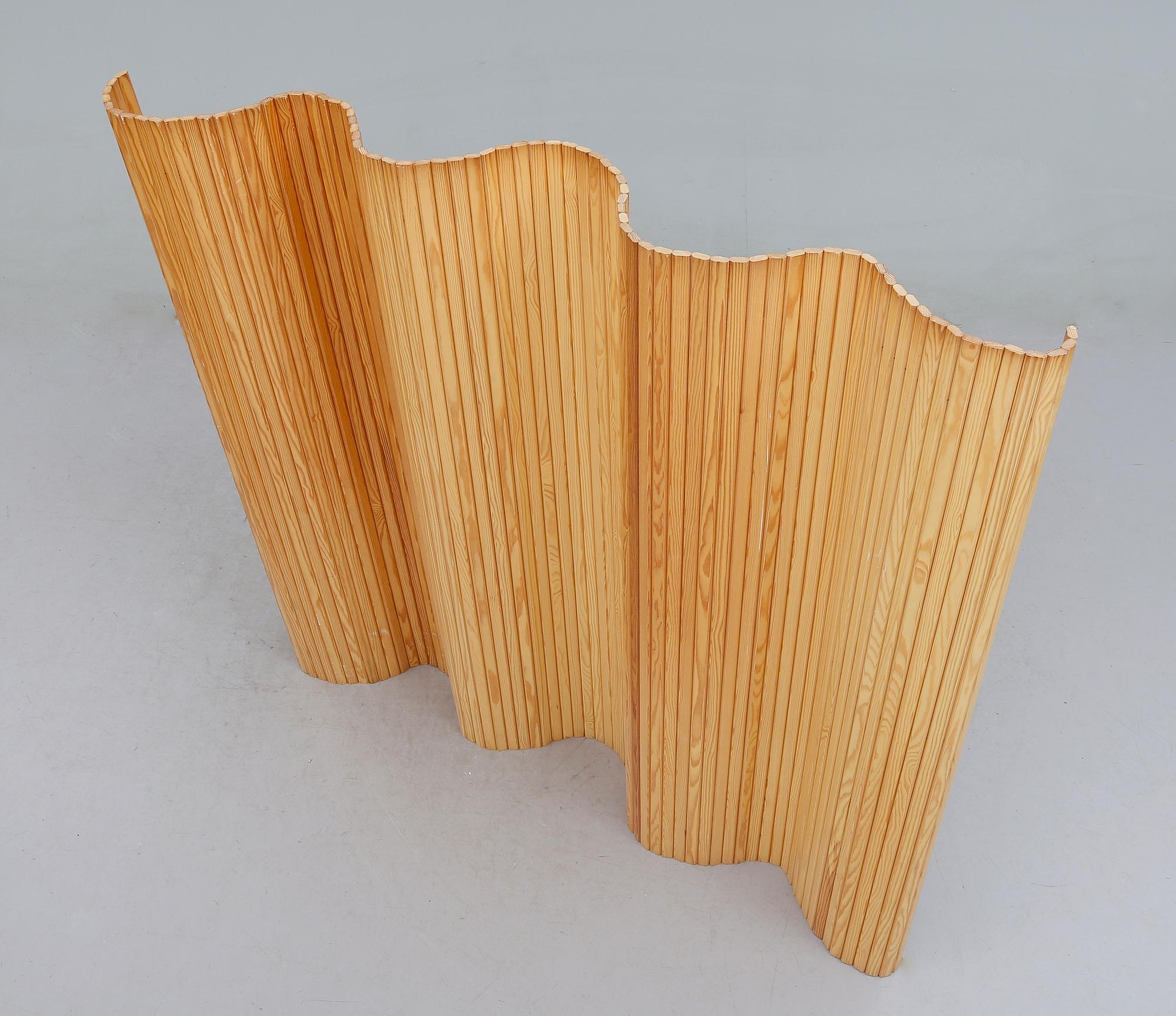 VIKSKÄRM, modellnummer 100, Alvar Aalto, Artek, Finland.