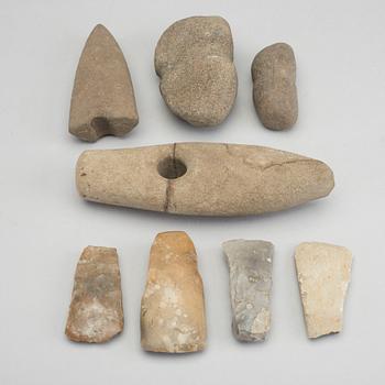 STENREDSKAP- / -VAPEN m m, 8 delar, sannolikt neolitikum / neoliticum.