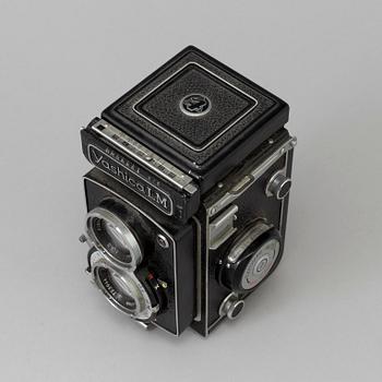 A Japanese 1950´s / 1960´s Yashica LM camera no 113838 with light meter and Yashikor 1:3,5 f=80 mm lens.