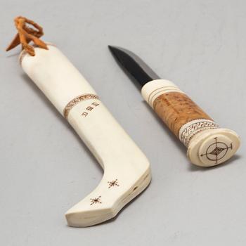 IVAR BERNHARD LAMPA, a reindeer horn Sami knife, Pajala, signed IBL.