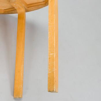 Alvar Aalto, bord, modell 90A och stolar, 3 st, modell 69, Artek 1960-tal.