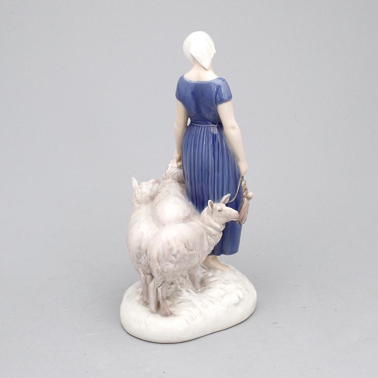 FIGURIN, porslin, Bing & Gröndahl, Axel Locher, signerad i godset, märkt undertill: "2010/10".