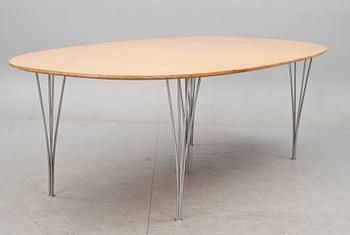 BORD. "Superellips", design Piet Hein och Bruno Mathsson.