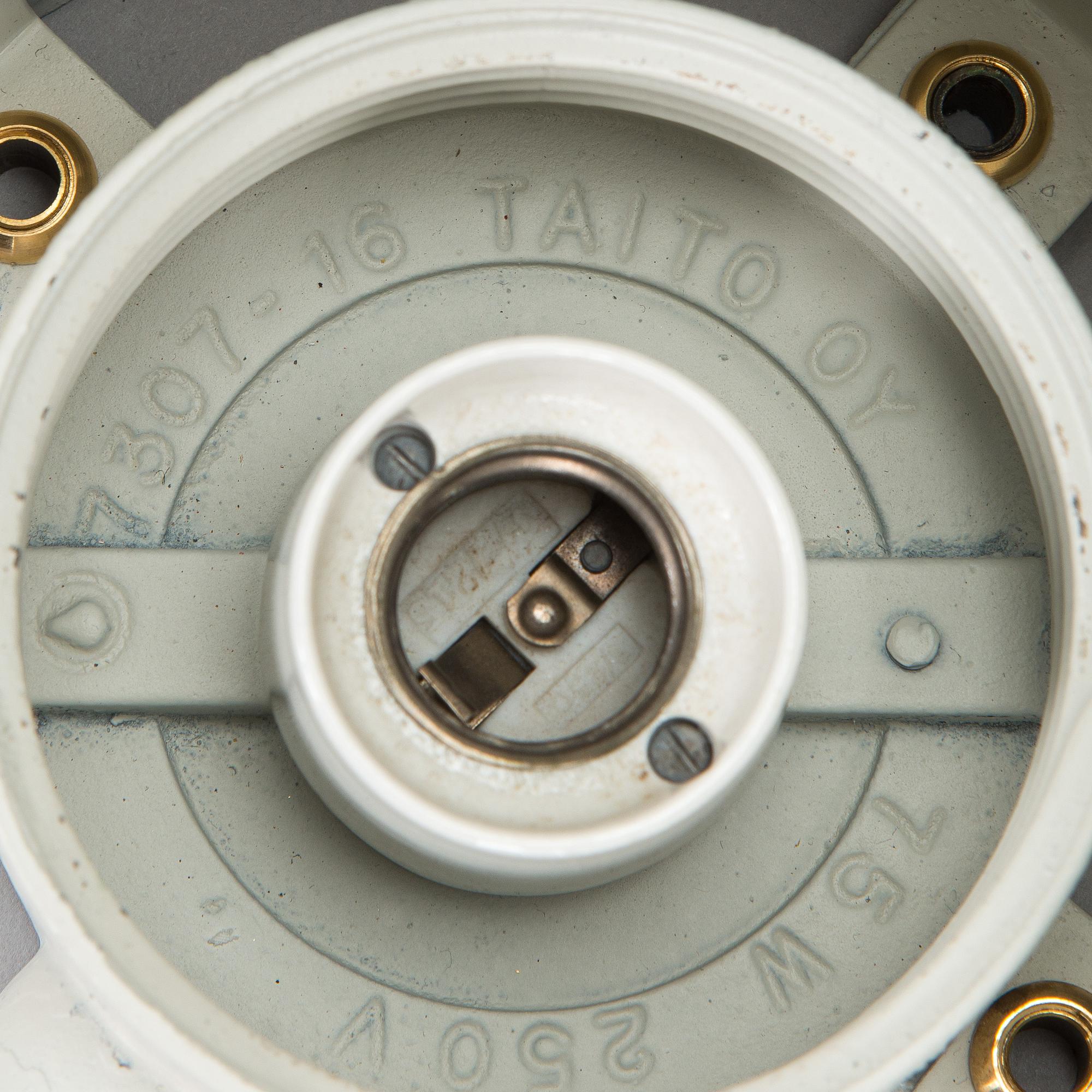 Paavo Tynell, ulkovalaisinpari 7307-16, Taito 1930-luku.