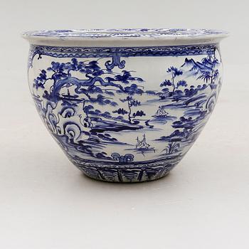 YTTERFODER, porslin, 1900-talets senare del.