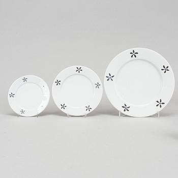 Jonas Bohlin, servis, 70 delar, porslin, "Qvint", Rörstrand.