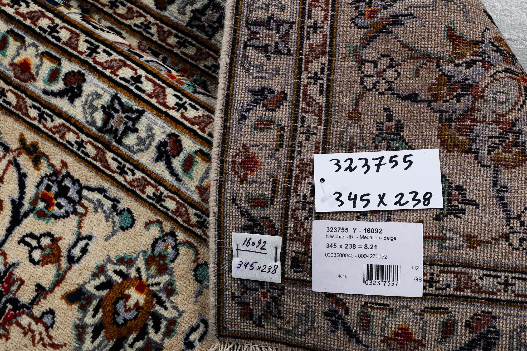 A carpet, Kashan, ca 345 x 238 cm.