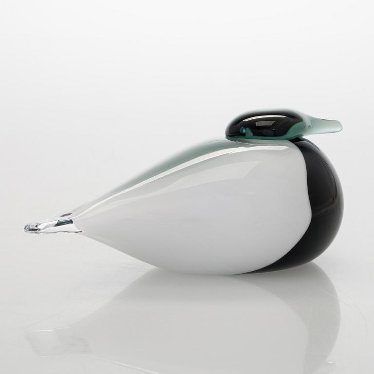Oiva Toikka, a 'Smew' glass bird, signed O. Toikka Nuutajärvi.