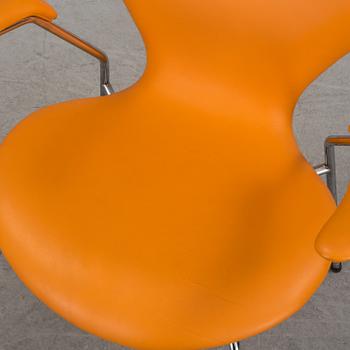 ARNE JACOBSEN, armchair, "Sjuan", Fritz Hansen, Danmark,