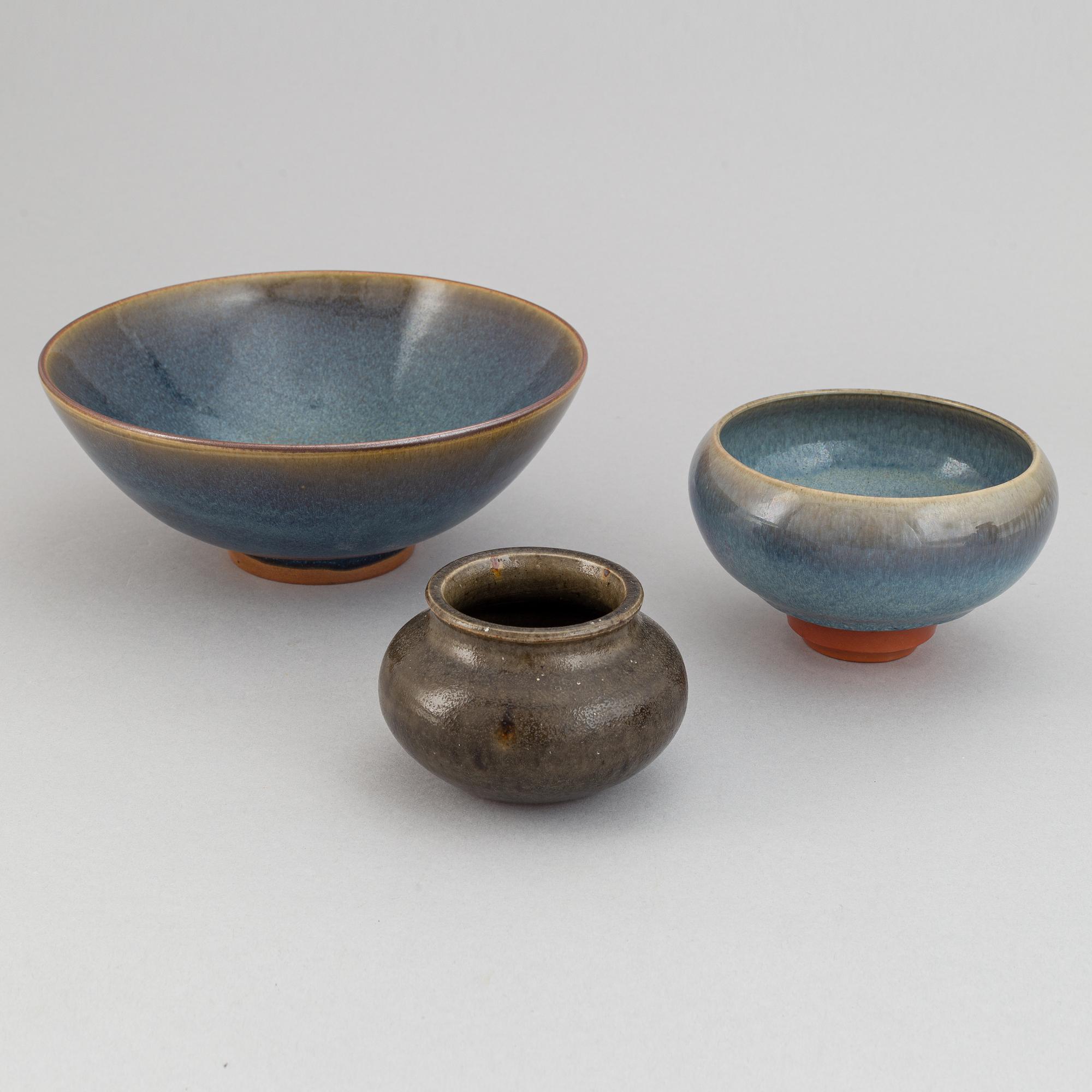 Rolf Palm, a set of two stoneware vases and three stoneware bowls.