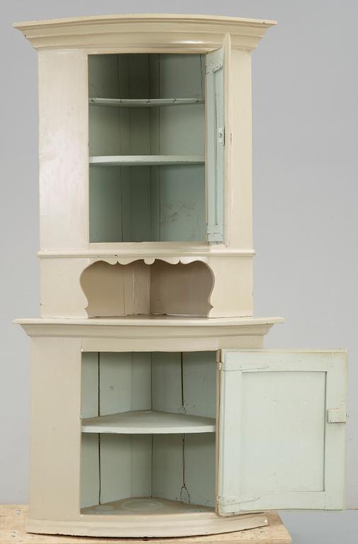 HÖRNSKÅP, sengustaviansk, 1800-tal.