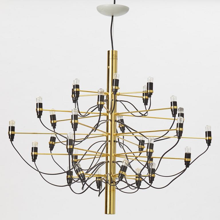 Gino Sarfatti, a model 2097/30 chandelier, Flos, Italy.