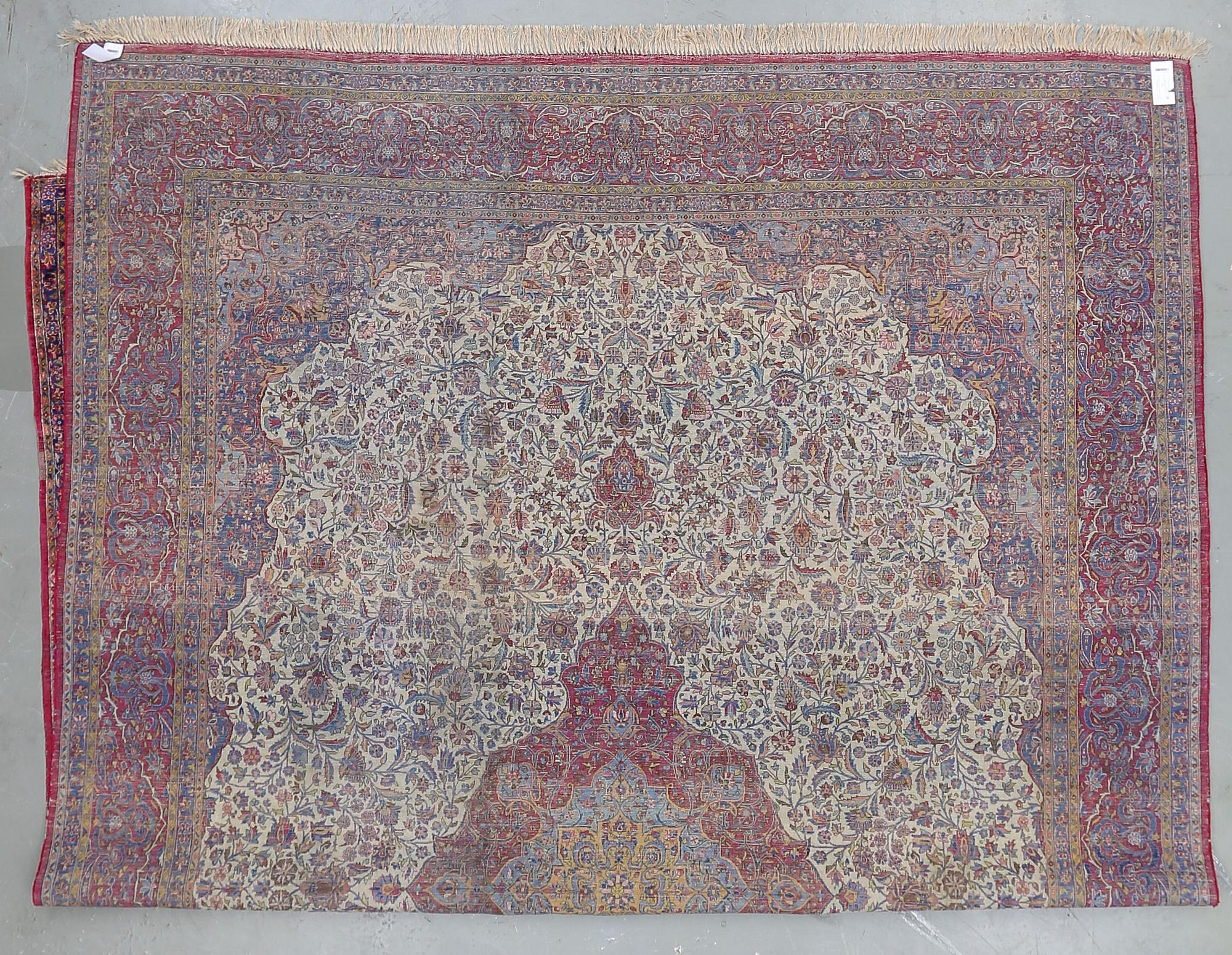 MATTA, semiantik silke Keshan, ca 392x279 cm.