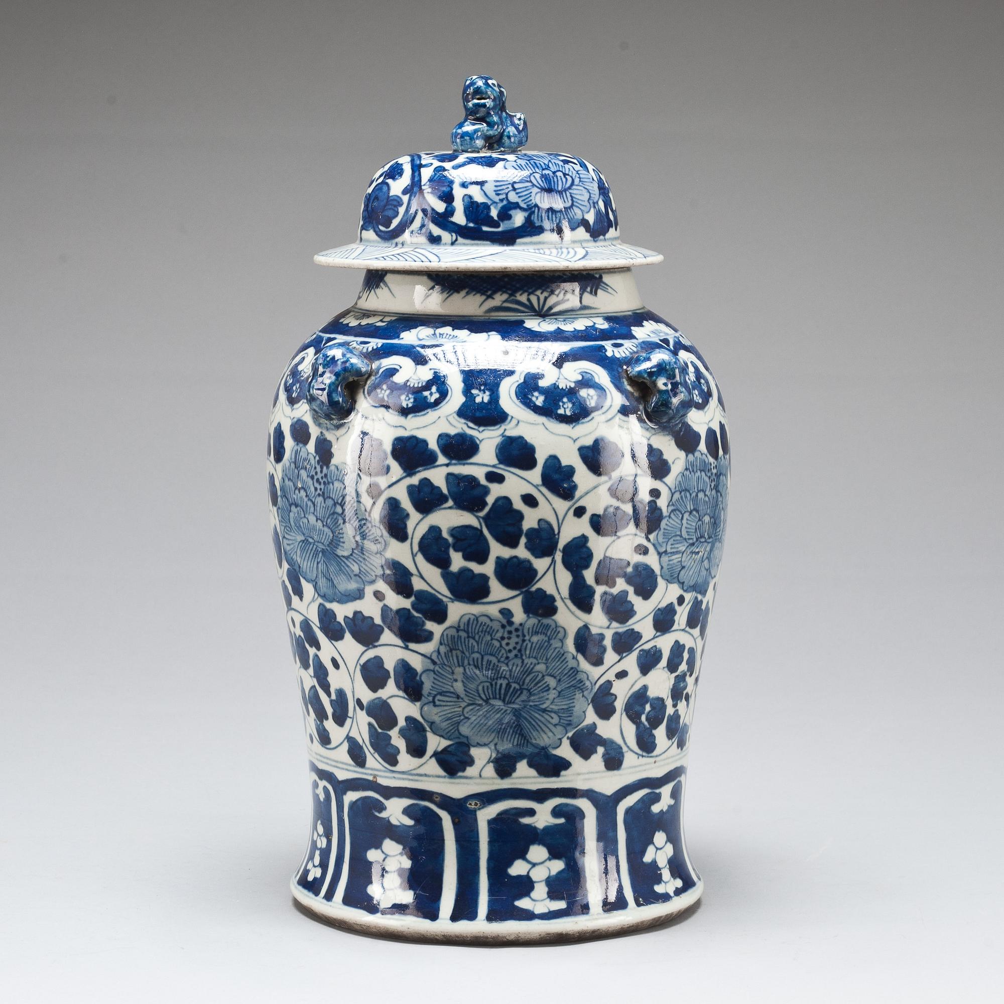 LOCKURNA, porslin. Kina, 1800-tal.