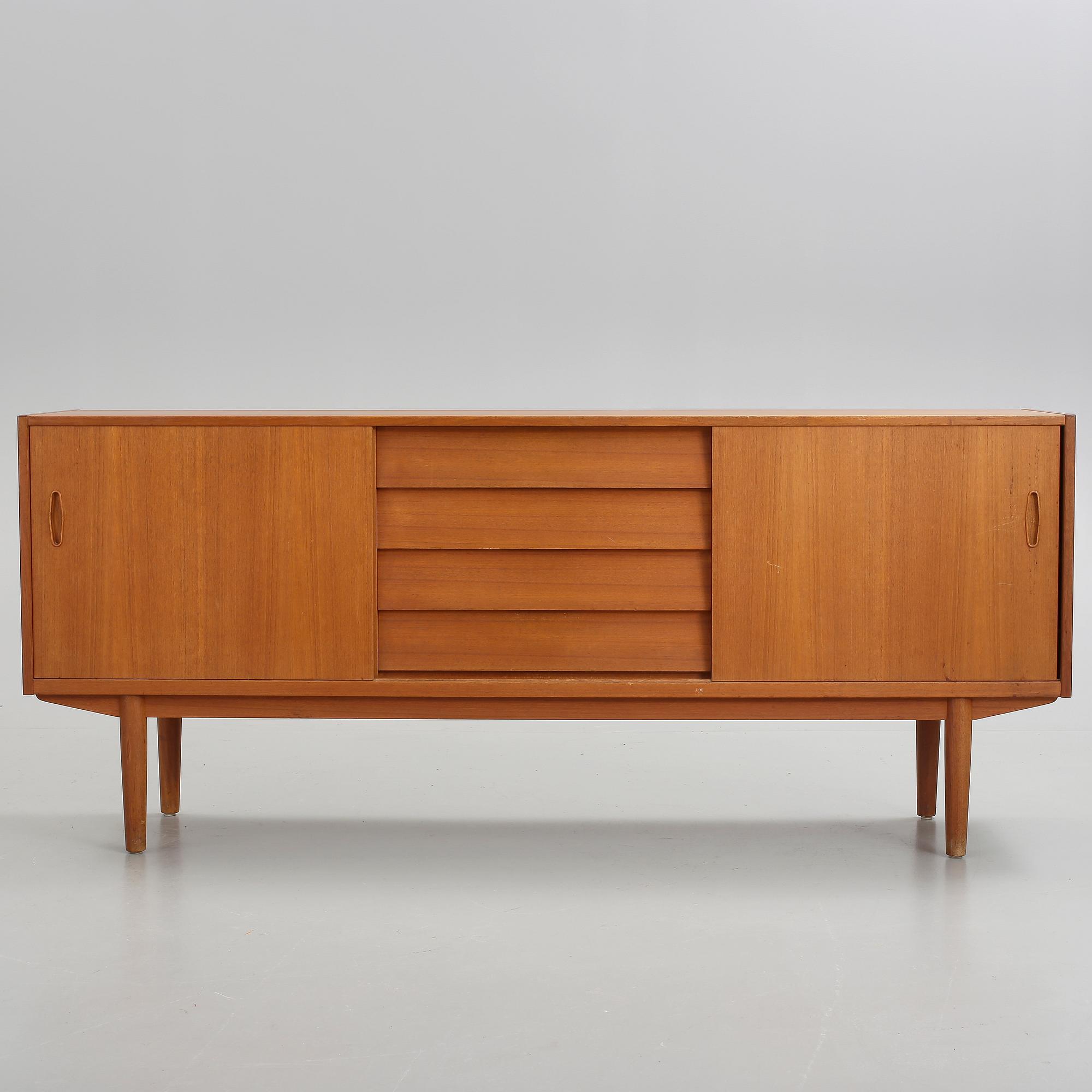 SIDEBOARD, "Trio", Nils Jonsson, Troeds, 1900-talets andra hälft.