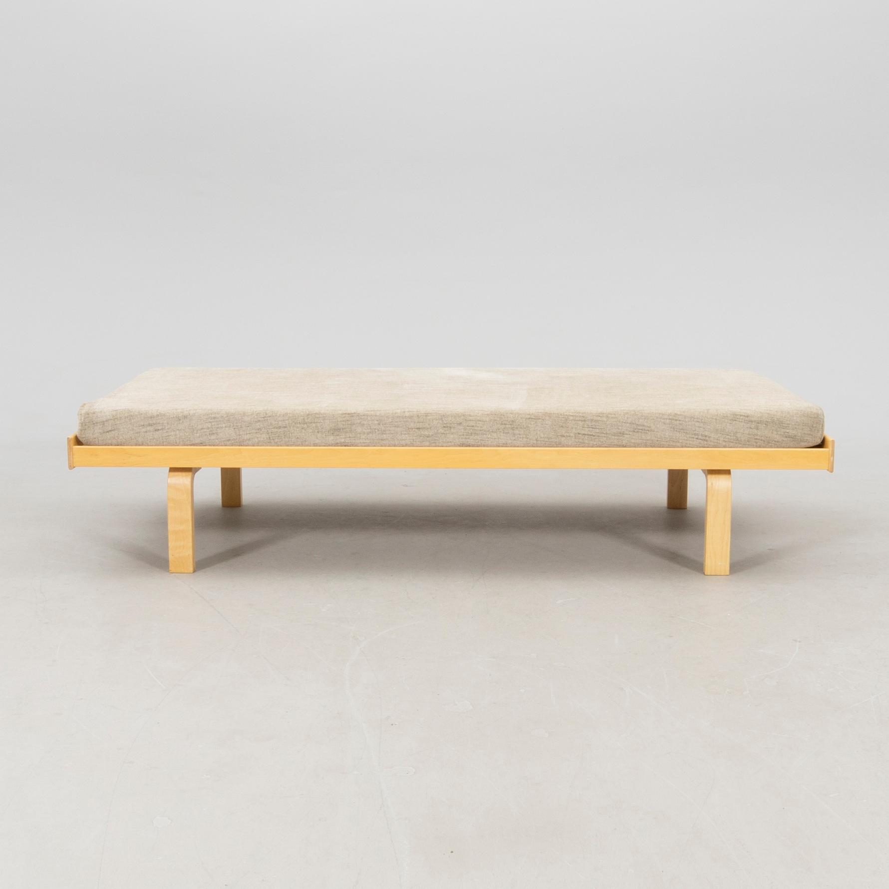 Alvar Aalto, dagbädd, modell 710, Artek, Finland.