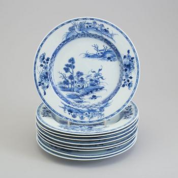 A set with eight blue and white plates, Qing dynasty, Qianlong (1736-95).