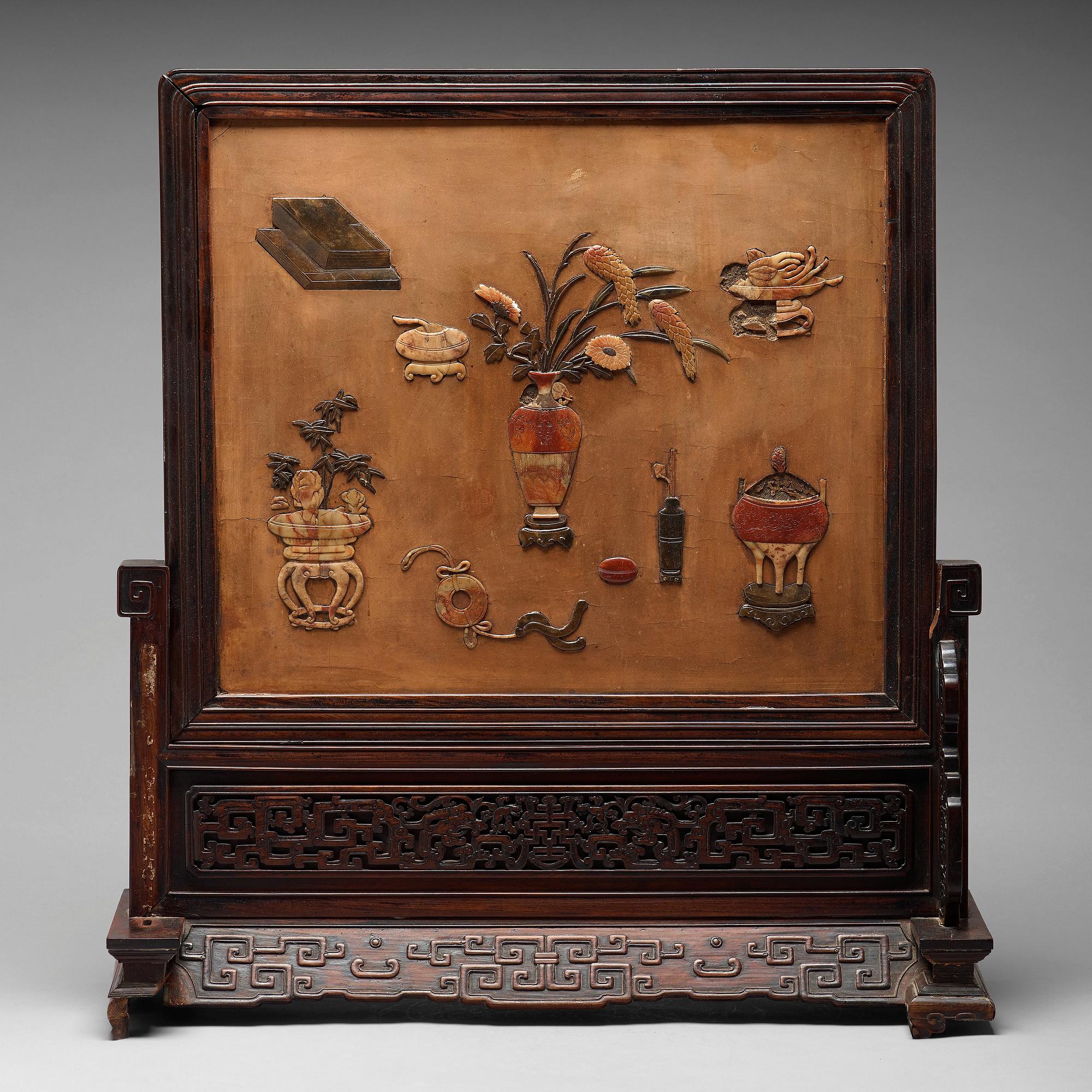 BORDSSKÄRM, trä och inläggningar i sten. Qingdynastin, 1800-tal.