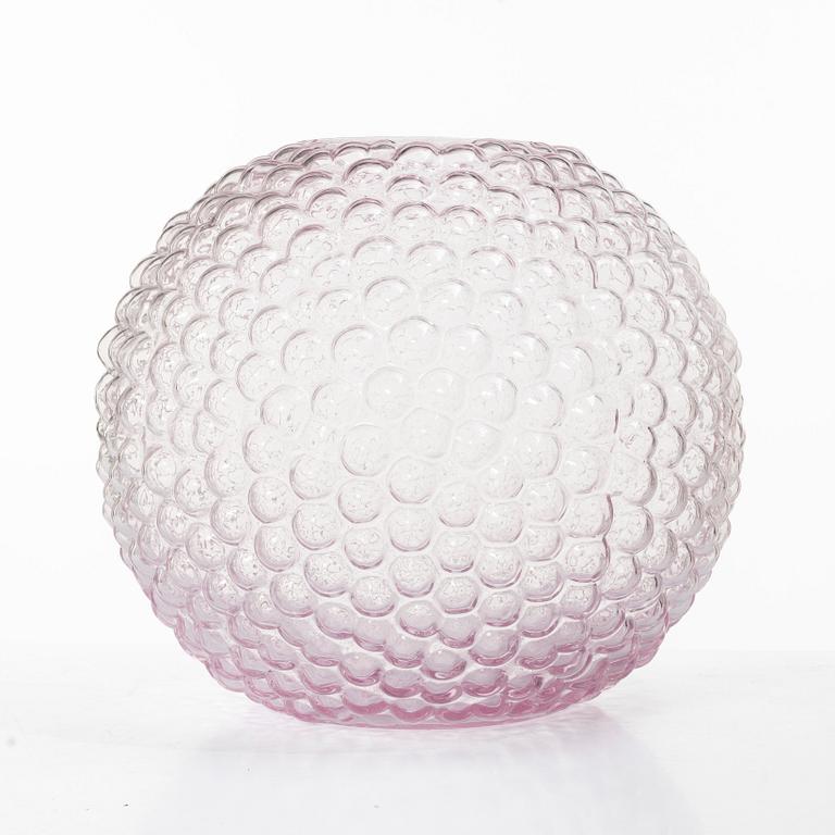 Carina Seth Andersson, Vase, “Dagg”, Firma Svenskt Tenn.