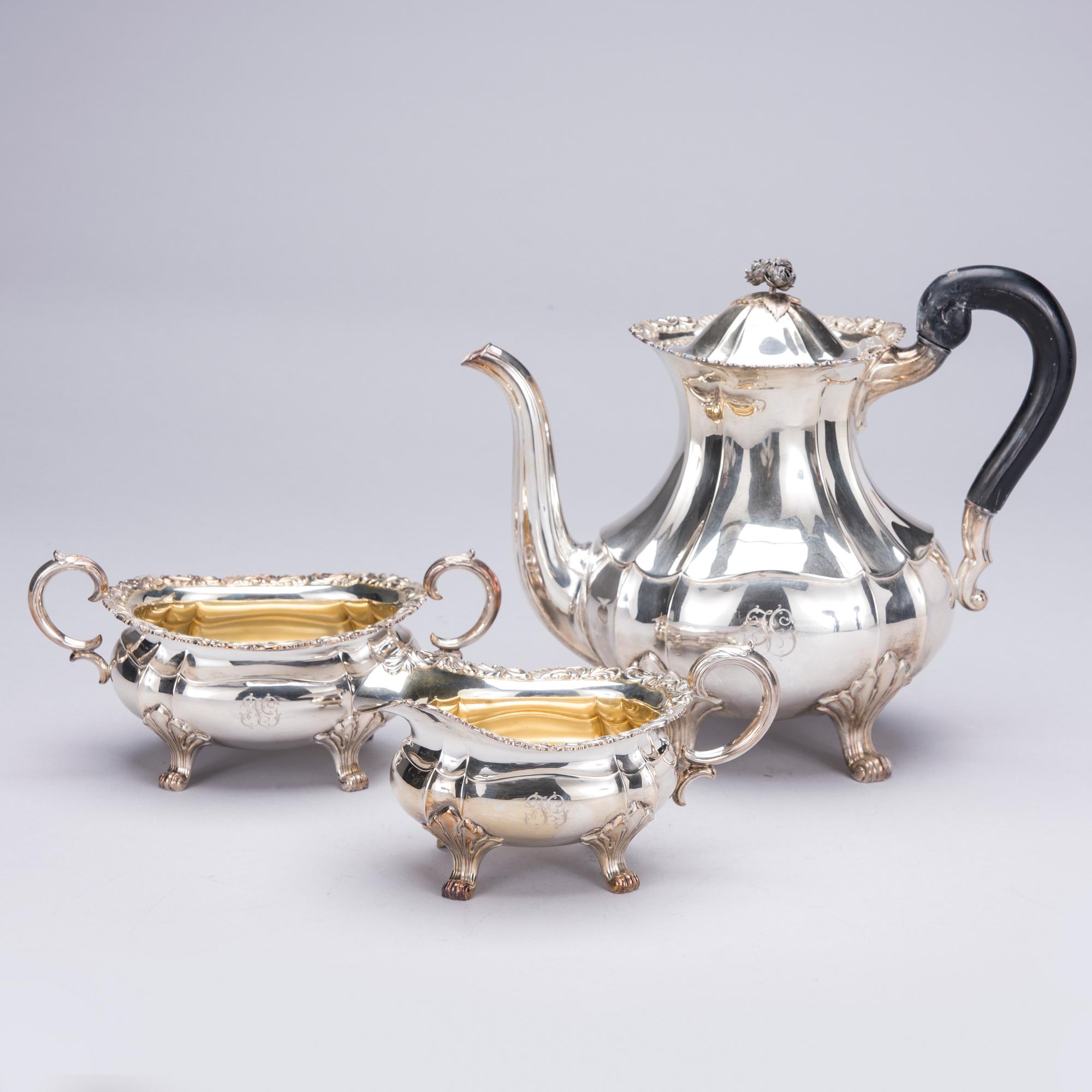 KAHVIKALUSTO, 3 osaa, hopeaa, Hopeakeskus, Hämeenlinna 1937. Paino 1143 g.