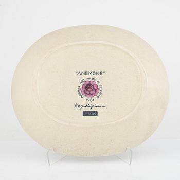 Birger Kaipiainen, a ceramic dish "Anemone" ceramic, Arabia Finland 1981, edition 183/200.